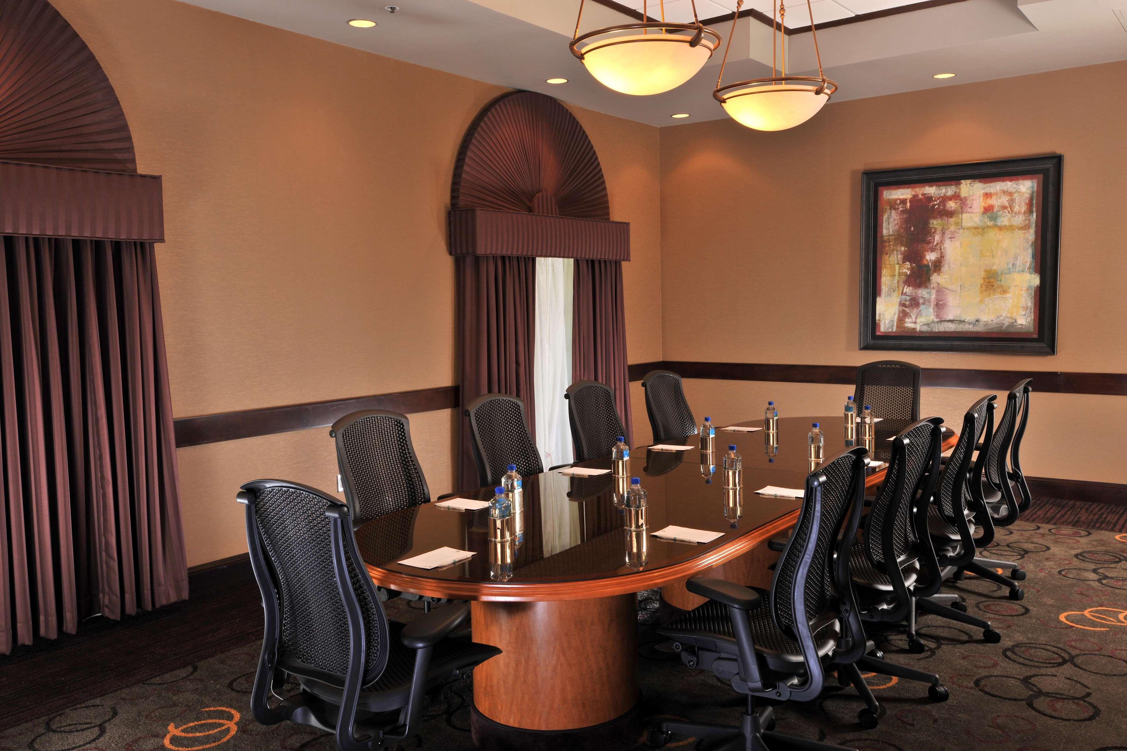 Embassy Suites Des Moines Downtown Negocio foto